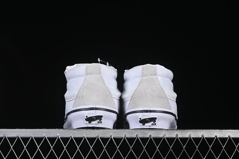 All categories Vans Vans series Vans Mid Vans China HommeGirls x Vans Sk8-Mid fashionable and versatile mid-top casual vulcanized sneakers VN000NBN2VZ